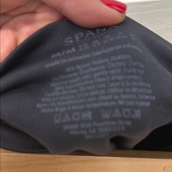 SPANX Black and Grey Camo Leggings Stretchy Full-Length Bottoms - Picture 2 of 4